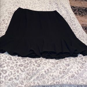 LIKE NEW sz L Frilly Black Knee Length Skirt